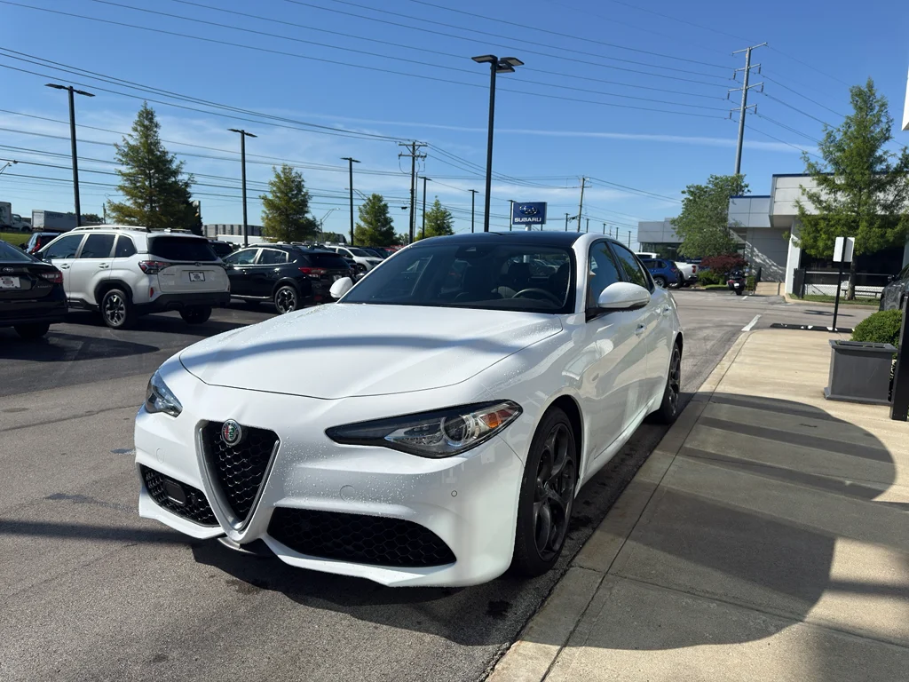 Used 2018 Alfa White Alfa Romeo Ti Sport image 7