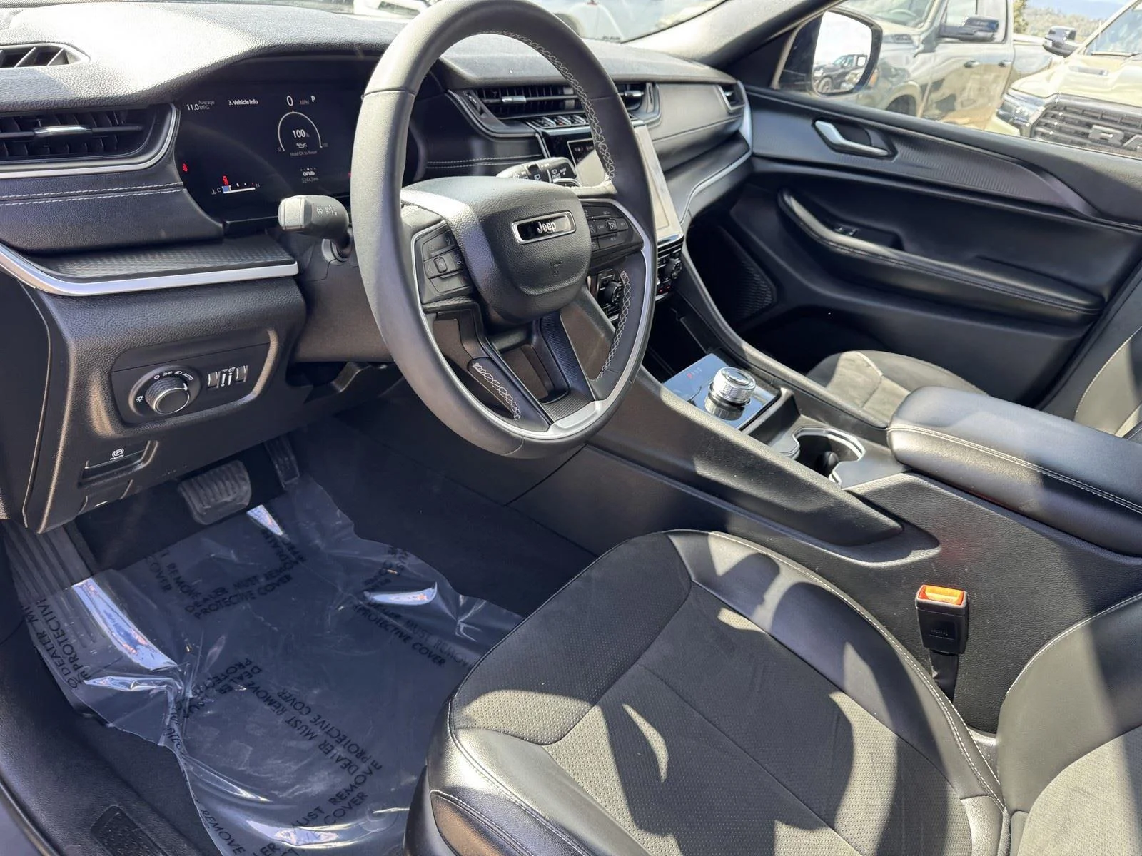 Used 2024 Baltic Gray Metallic Clearcoat Jeep Altitude image 19