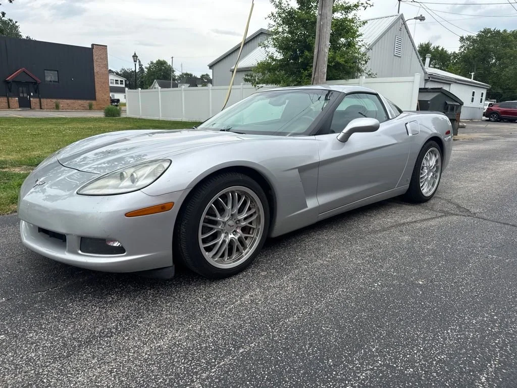Used 2009 BLADE SILVER METALLIC Chevrolet w/1LT image 3