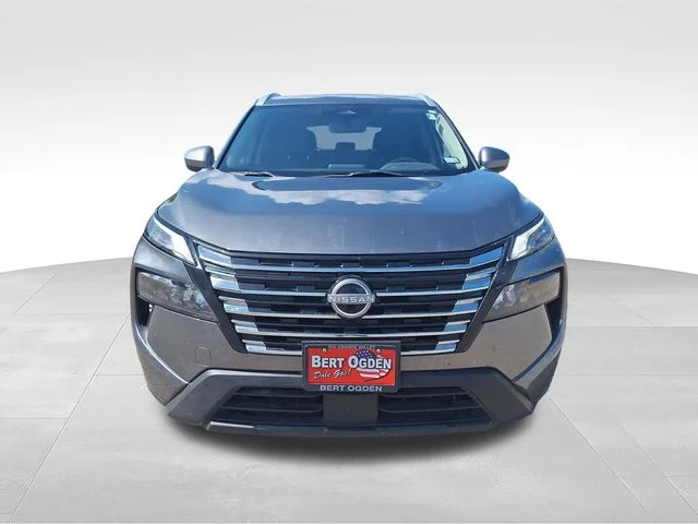 Used 2024 Gray Nissan SV image 2