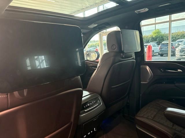 Used 2023 Argent Silver Metallic Cadillac Escalade-V image 5
