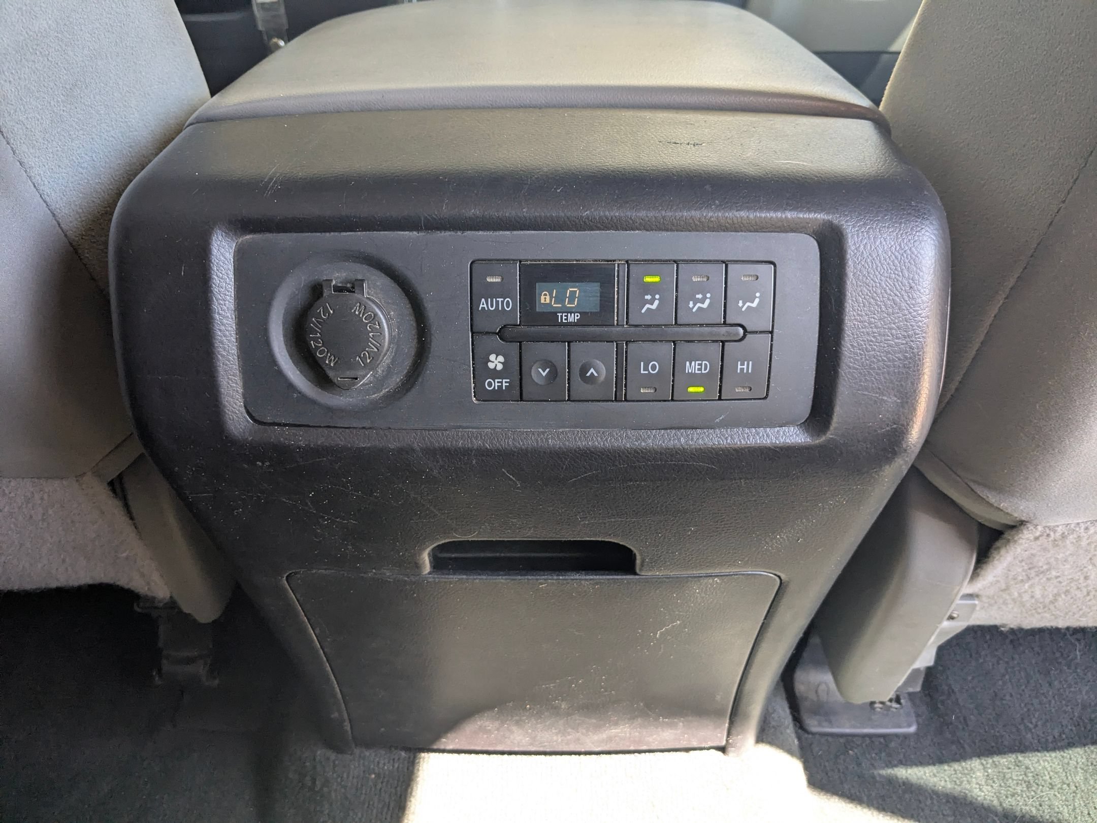 Used 2016 Silver Sky Metallic Toyota SR5 image 21