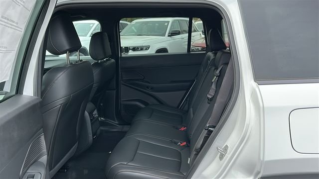 New 2026 Bright White Clear-Coat Exterior Paint Jeep Limited image 21