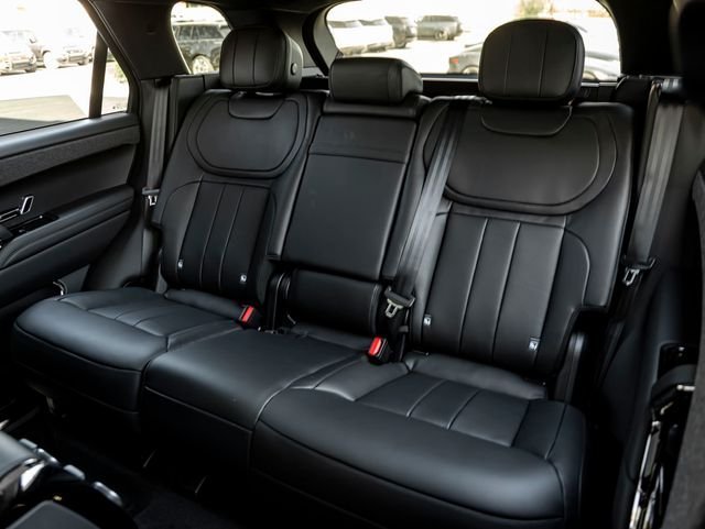 New 2026 Carpathian Grey LAND ROVER Dynamic SE image 27