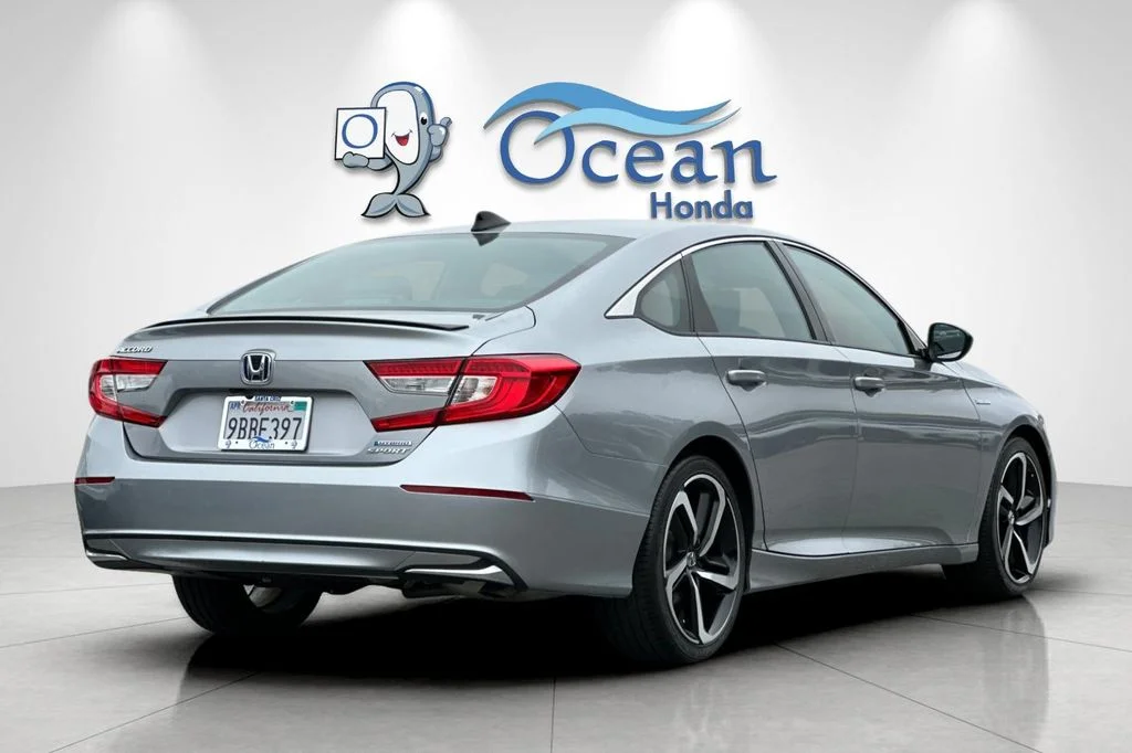 Used 2022 Lunar Silver Metallic Honda Sport image 4