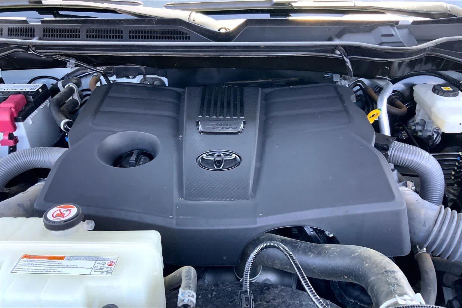 Used 2023 Ice Cap Toyota SR5 image 32
