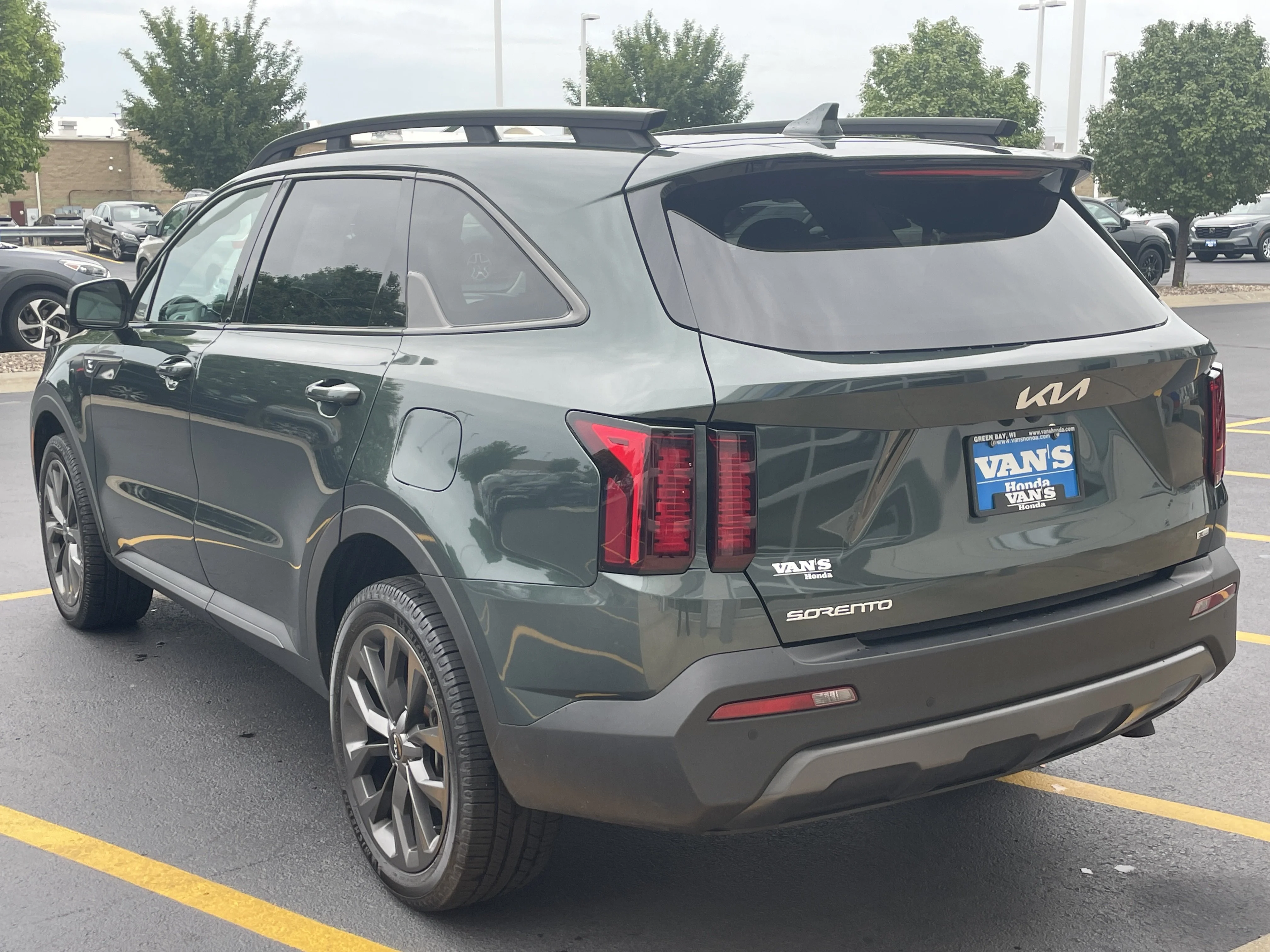 Used 2023 Aruba Green Kia X-Line EX image 5