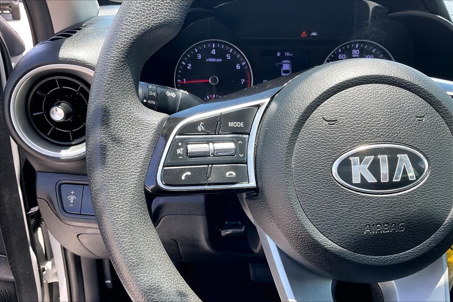 Used 2021 Clear White Kia LXS image 23