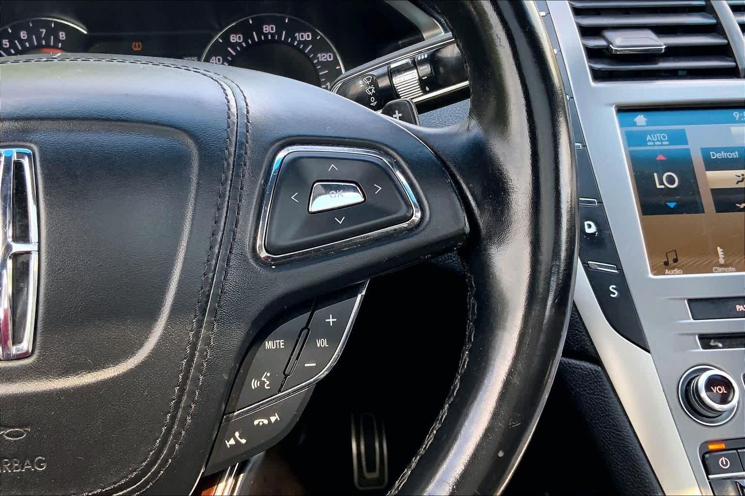Used 2018 Black Velvet Lincoln Reserve image 25