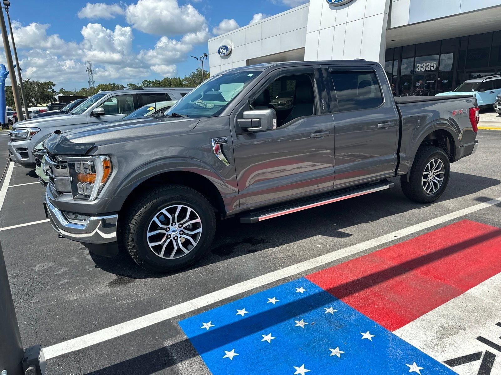 Used 2022 Gray Metallic Ford Lariat image 5