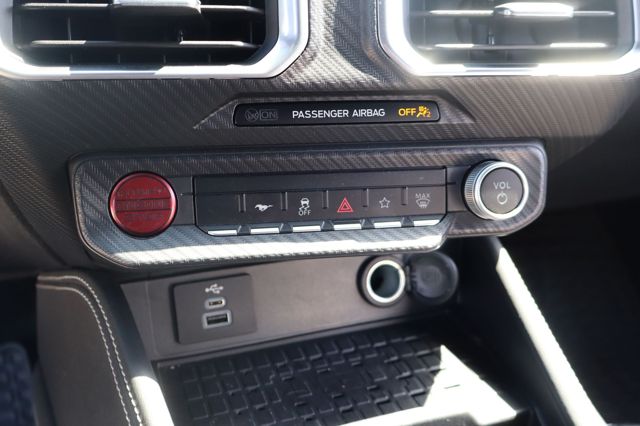 Used 2024 Gray Metallic Ford GT Premium image 19