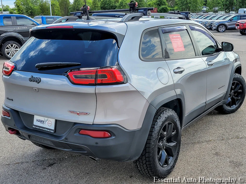 Used 2017 Billet Silver Metallic Clearcoat Jeep Trailhawk L Plus image 7