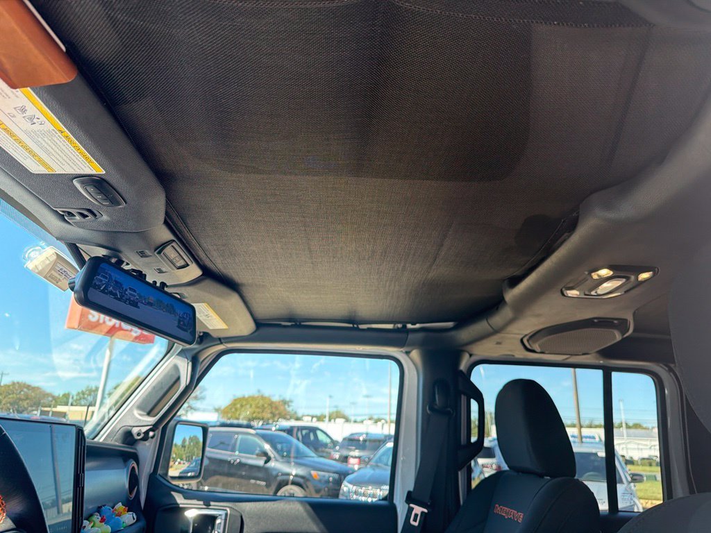 Used 2023 White Jeep Mojave image 26