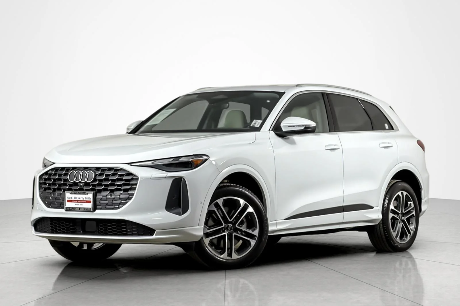 Used 2025 Glacier White Metallic Audi Premium 2.0 TFSI quattro image 1