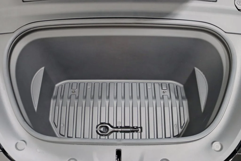 Used 2022 Black Tesla Long Range image 38