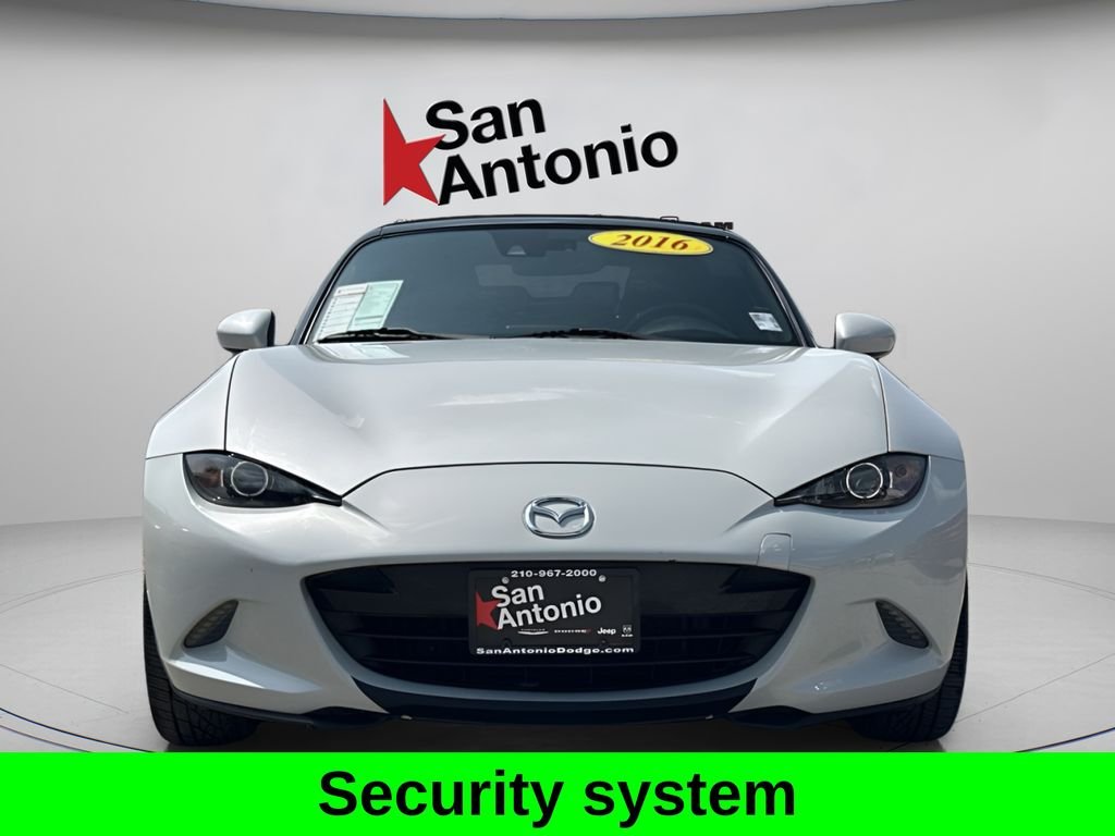 Used 2016 White Mazda Grand Touring image 4