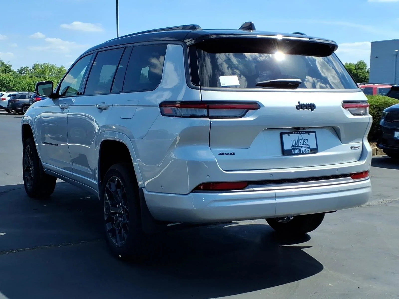 New 2026 Silver Zynith Exterior Paint Jeep Summit image 4