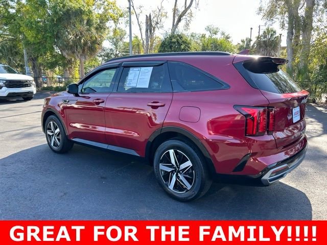 Used 2022 Passion Red Tintc Kia S image 4