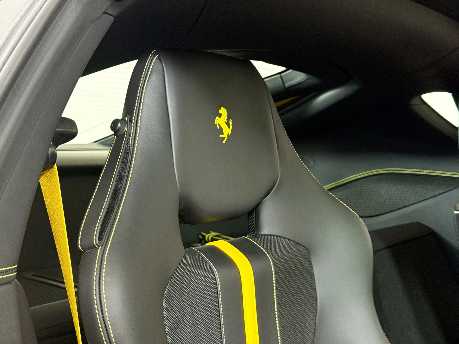 Certified Used 2017 Giallo Triplo Strato Ferrari Base image 23