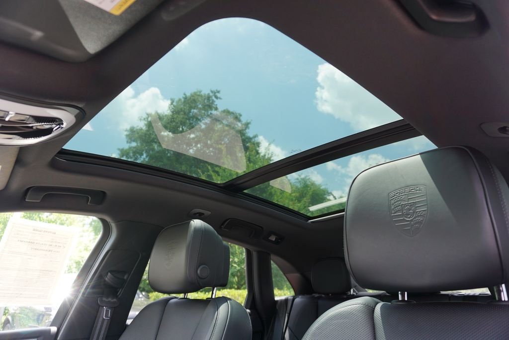 2025 Porsche Macan Base - Photo 12