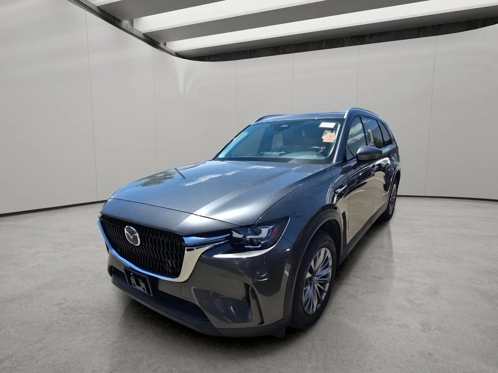 Used 2025 Machine Gray Metallic Mazda Preferred Package image 2