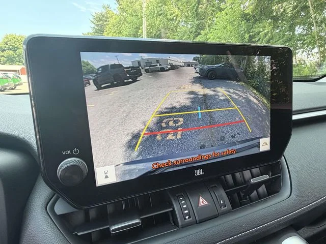Used 2025 Silver Toyota XLE Premium image 21