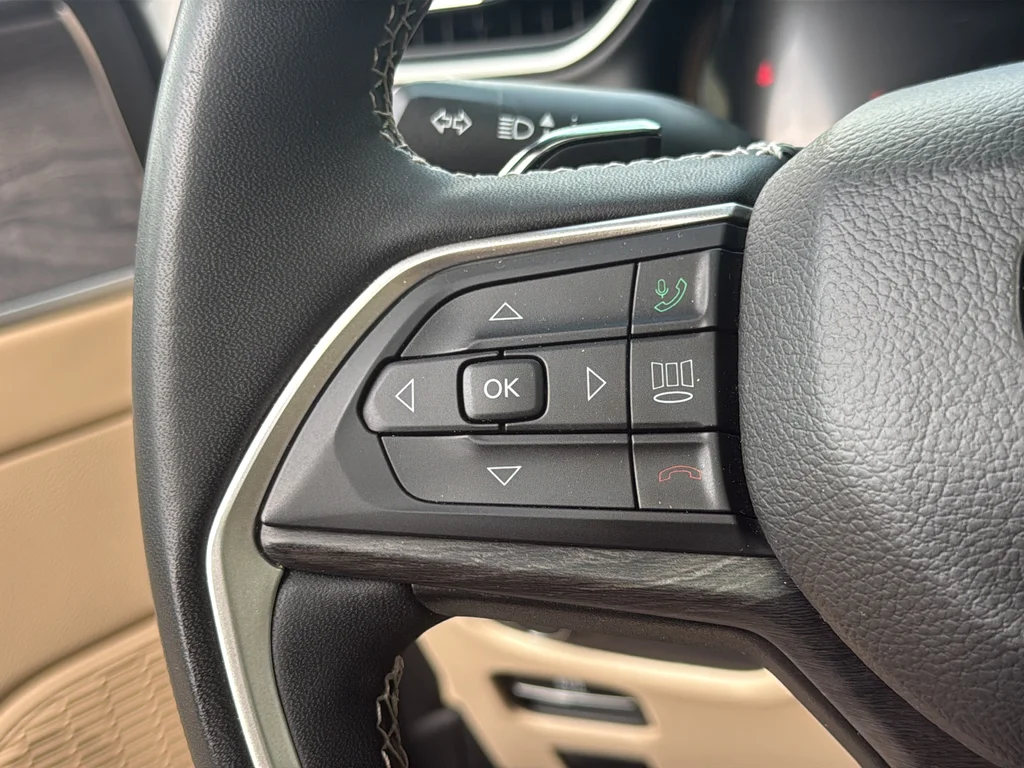 Used 2023 White Jeep Limited image 42