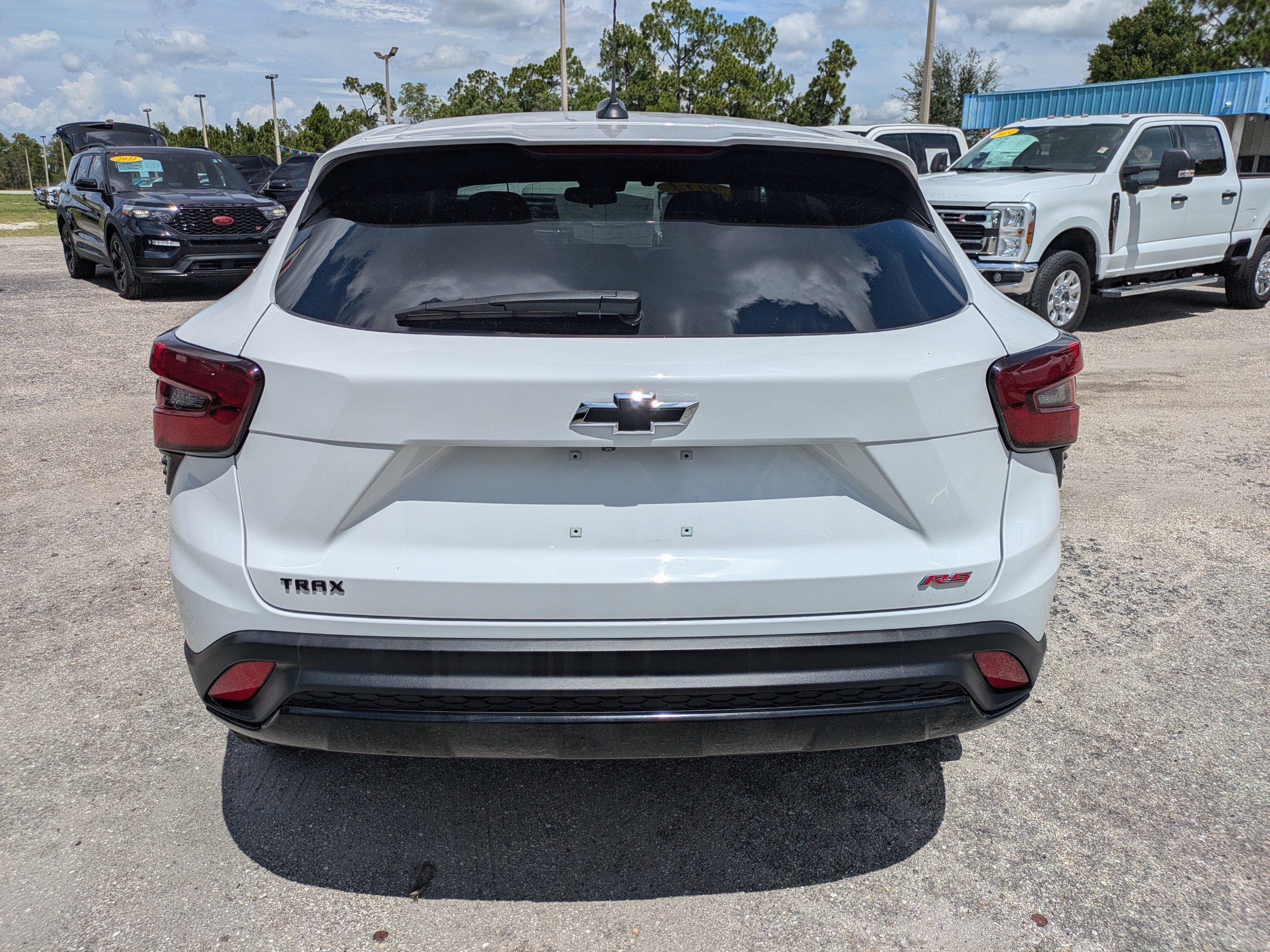Used 2024 Summit White Chevrolet 1RS image 5