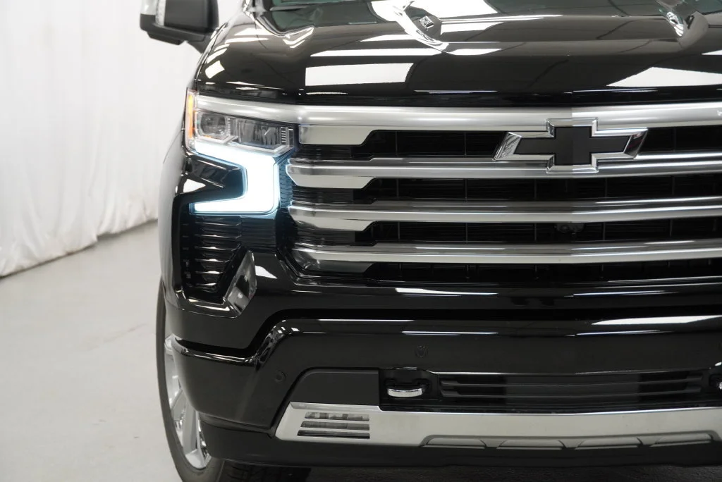New 2026 Black Chevrolet High Country image 10