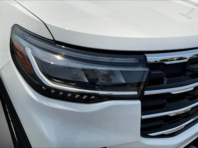 New 2026 Star White Metallic Tri-Coat Ford Active image 70