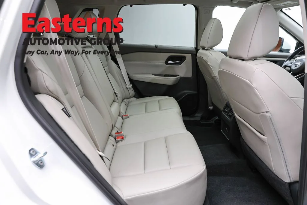 Used 2023 White Nissan SV image 24