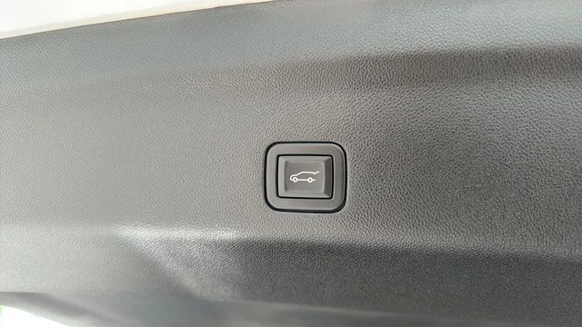 Used 2024 Beige Chevrolet High Country image 36