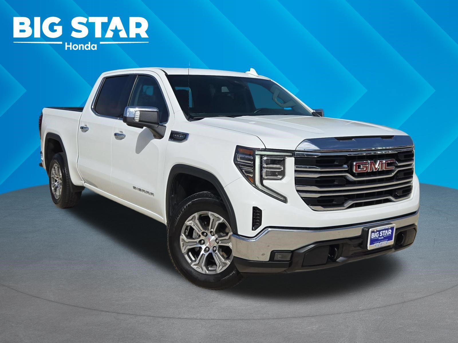Used 2025 Summit White GMC SLT image 1