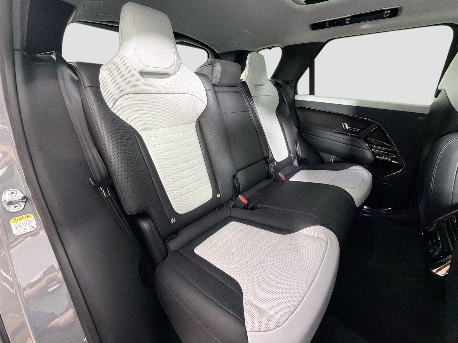 Used 2025 Marl Grey in Gloss finish Land Rover SV Edition Two image 26