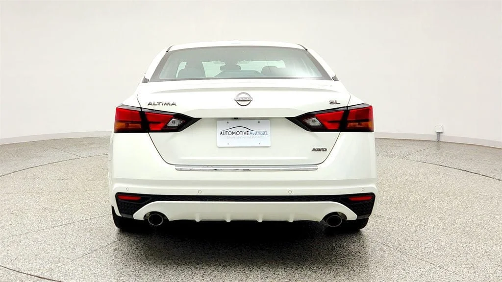 Used 2023 Pearl White Tricoat Nissan 2.5 SL AWD Sedan image 6