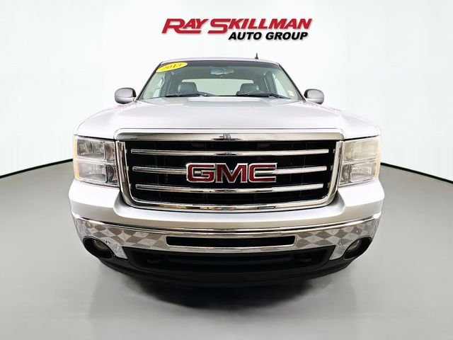 Used 2013 Silver GMC SLE image 2