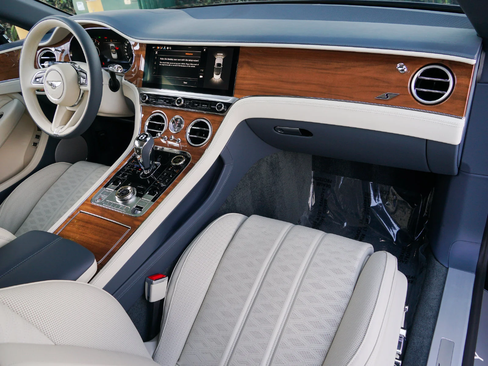 New 2026 Dark Sapphire Bentley GTC S image 2