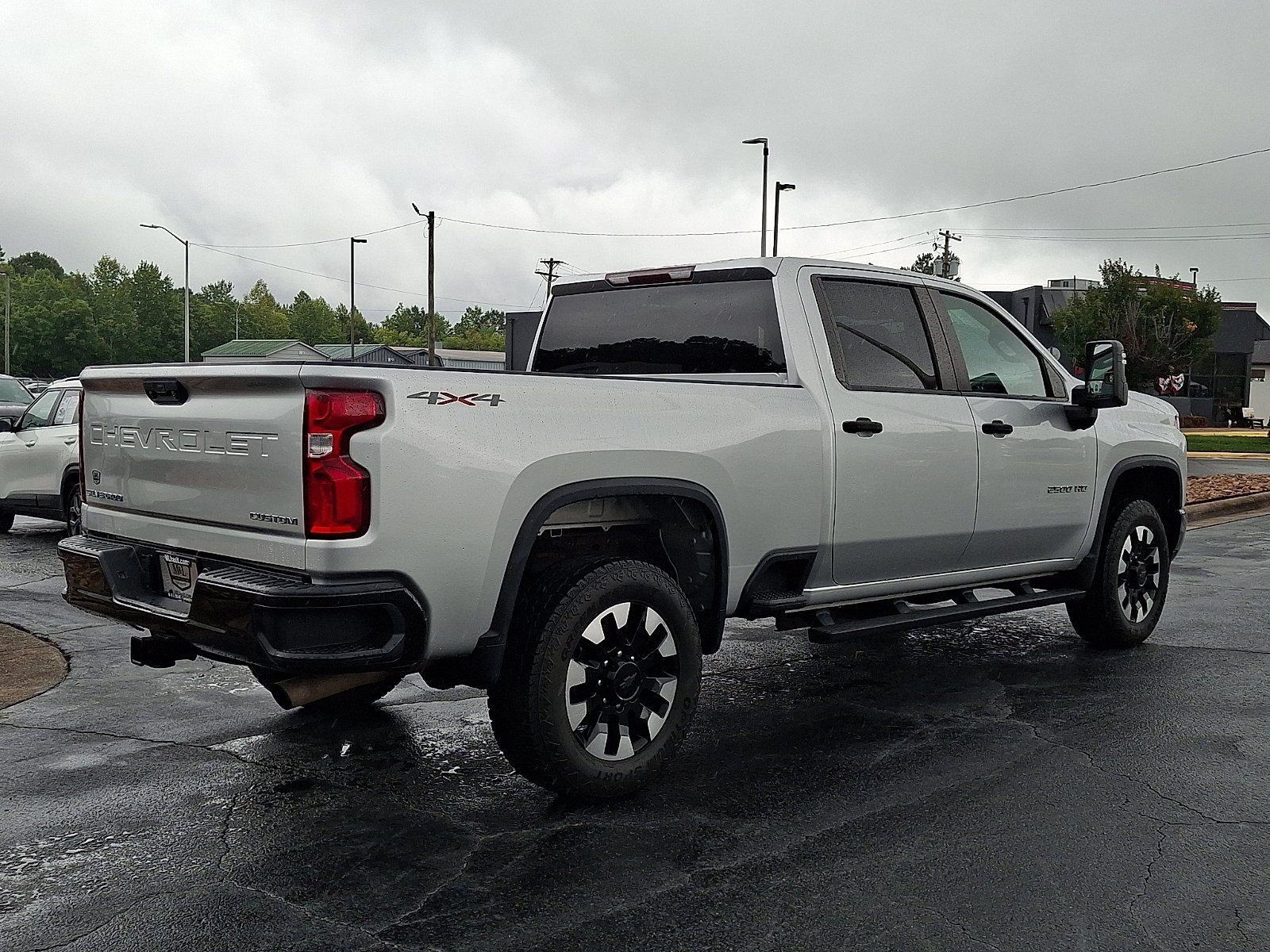 Used 2020 Silver Ice Metallic - GAN Chevrolet 4WD Crew Cab Standard Bed Custom image 6
