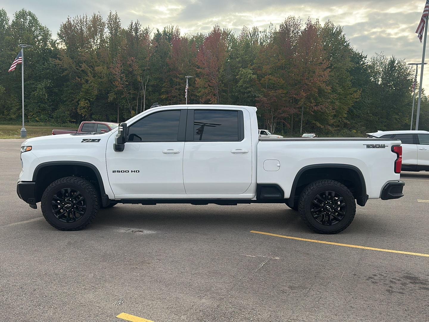 2025 Chevrolet Silverado 2500HD LT photo 3