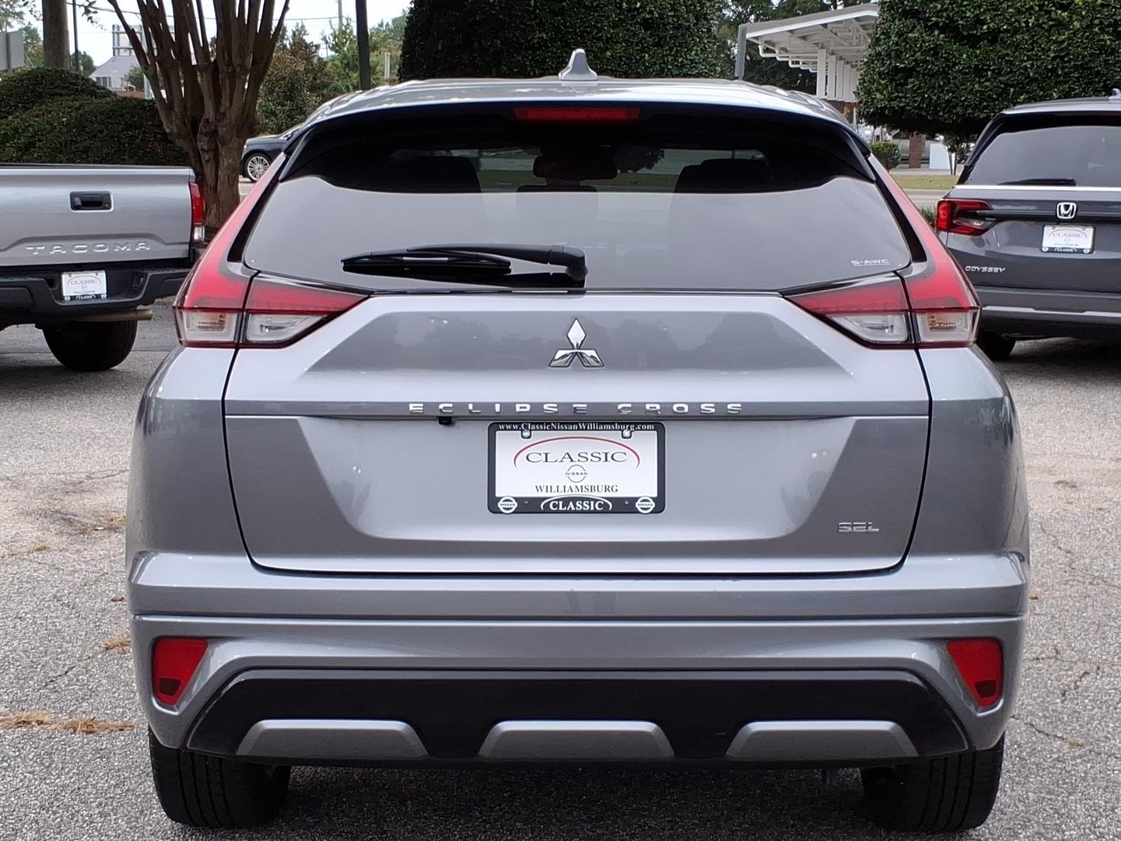Used 2024  MITSUBISHI  image 8