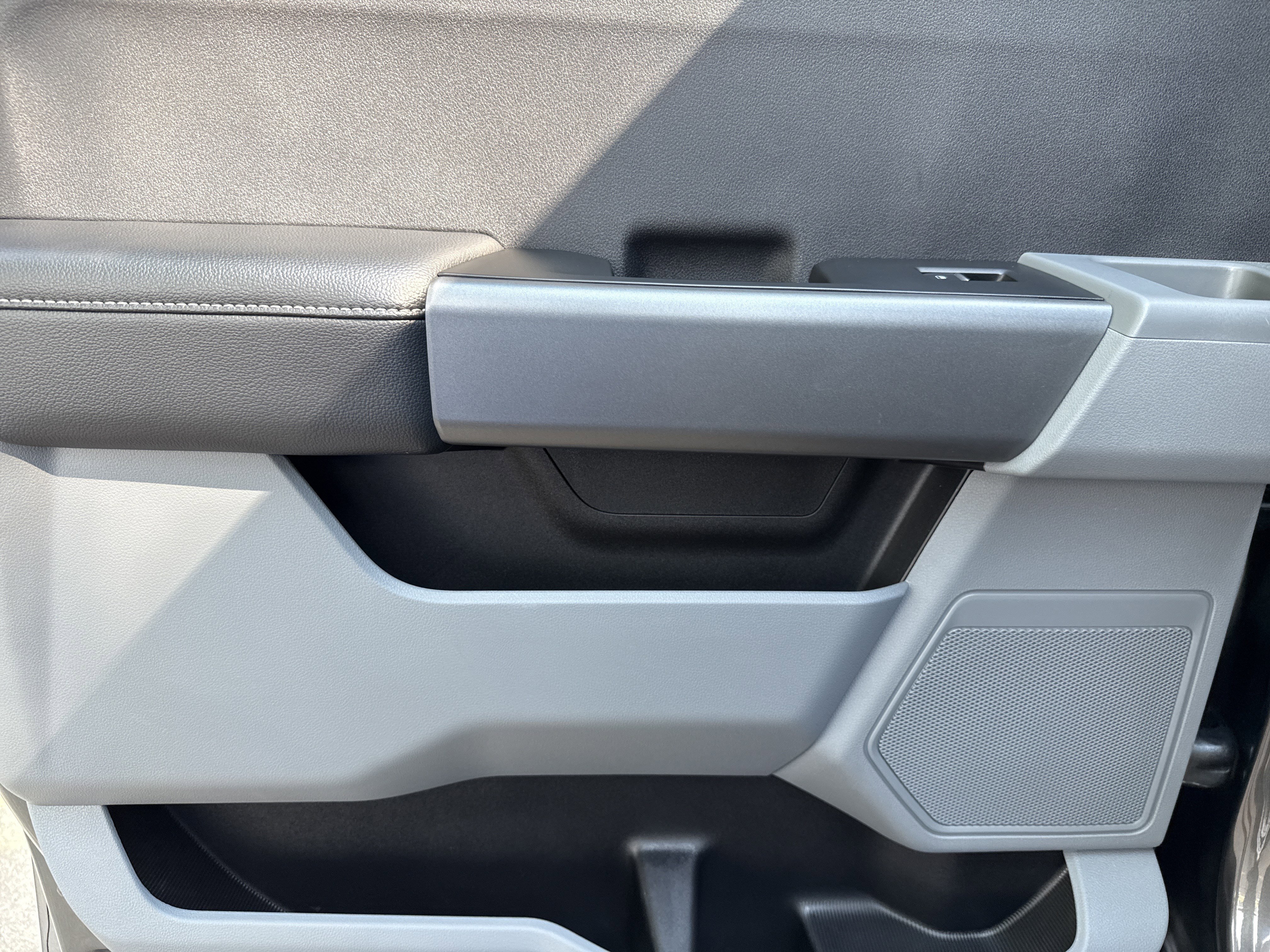 Used 2025 Gray Metallic Ford XLT image 22
