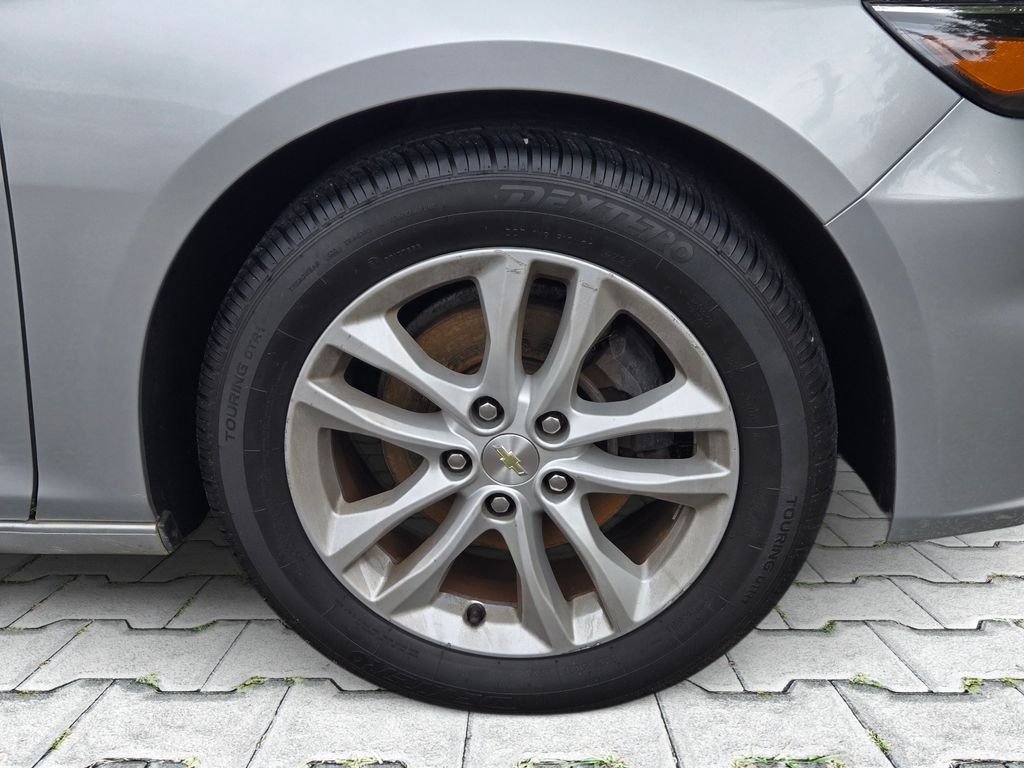 Used 2018 Silver Chevrolet LT image 3