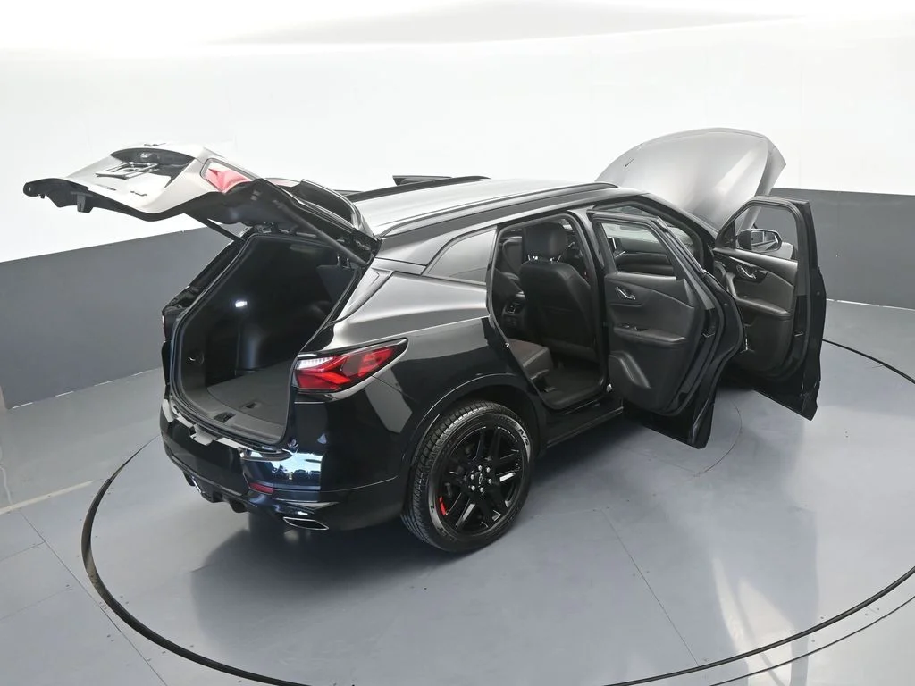 Used 2020 Black Chevrolet RS image 84