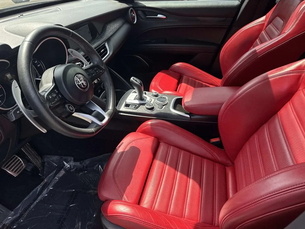 Used 2023 Gray Metallic Alfa Romeo Sprint image 17
