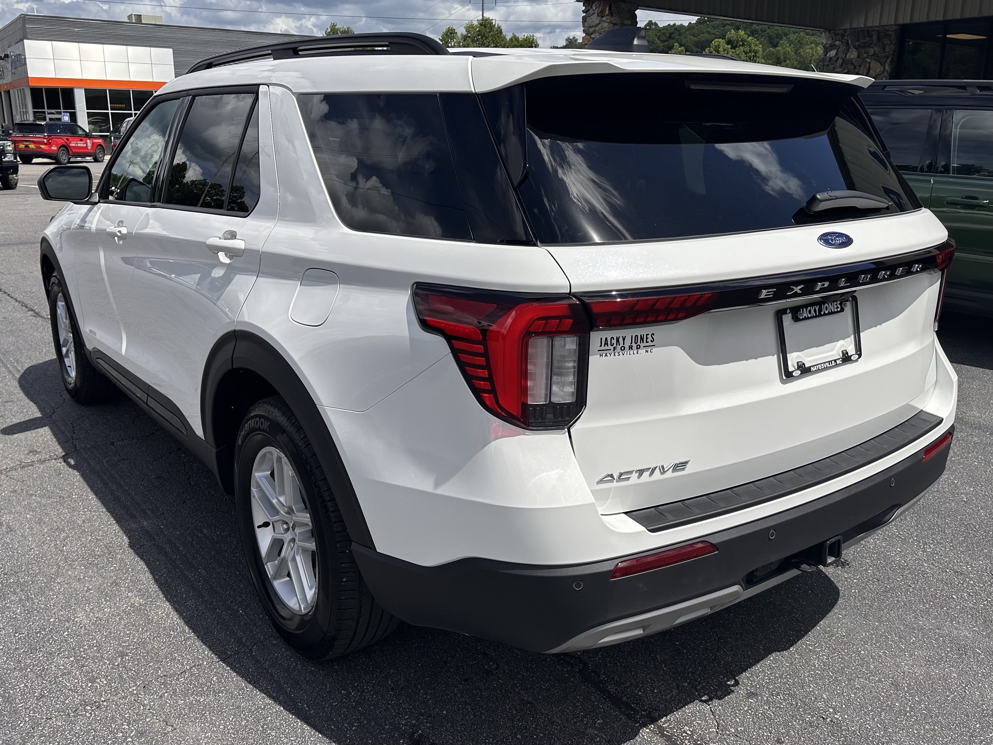 New 2026 Star White Metallic Tri-Coat Ford Active image 8