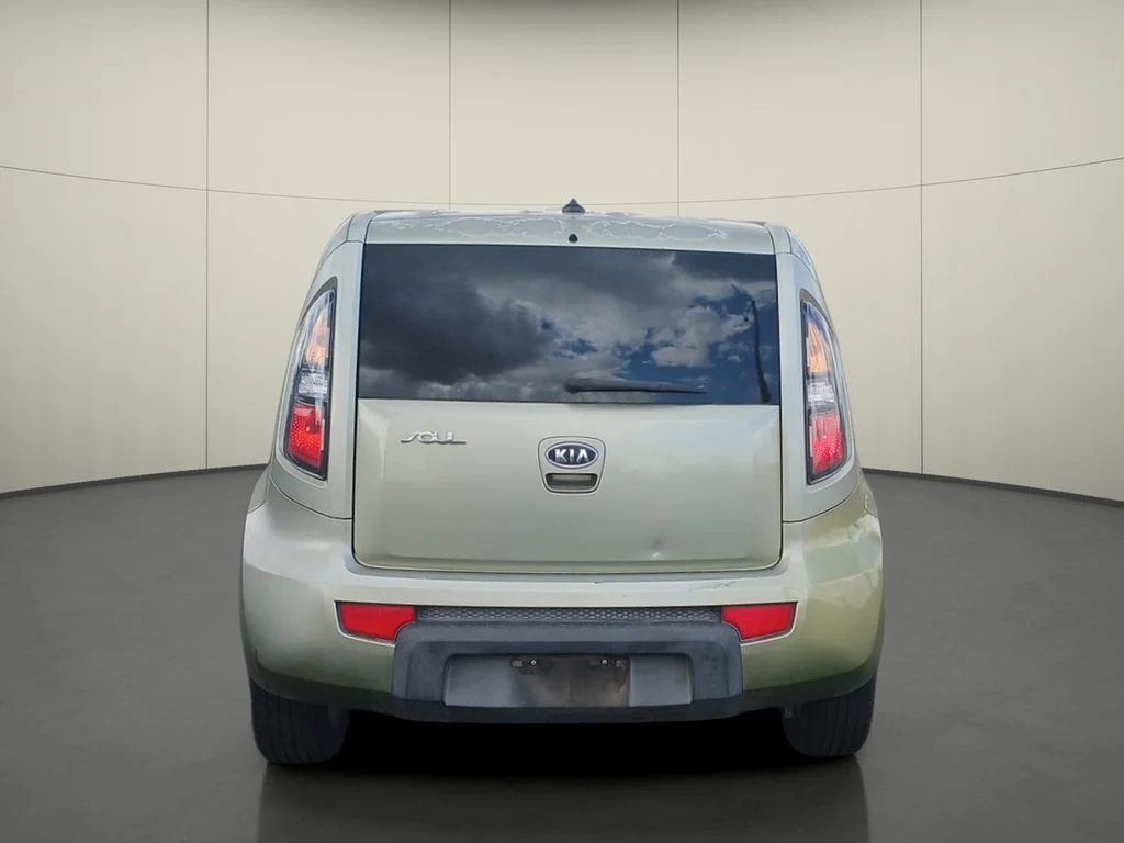 Certified Used 2011 Green Kia Plus image 6