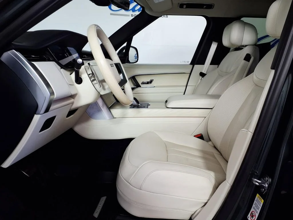 Used 2024 Green Land Rover Autobiography image 7