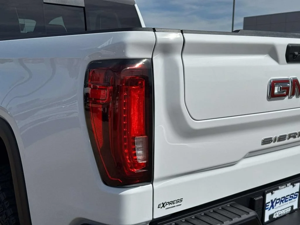 2026 GMC Sierra 1500 AT4X - Photo 13