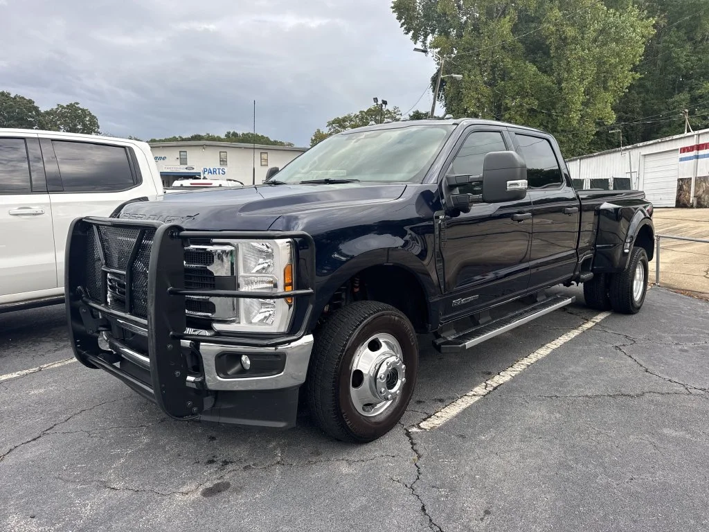 Used 2025 Blue Ford XLT image 3
