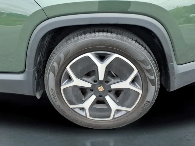 Used 2023 Green Rivian Adventure image 13